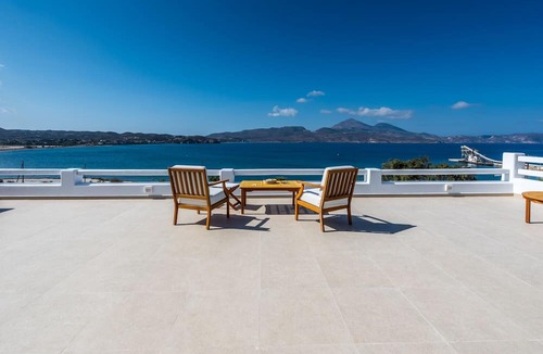 Milos Apartment | Anemi Suites