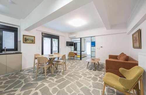 Athens City Centre Apartment | Centric designed apartment with a garden