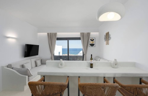Kamari Villa | San Nectar Luxury Villas