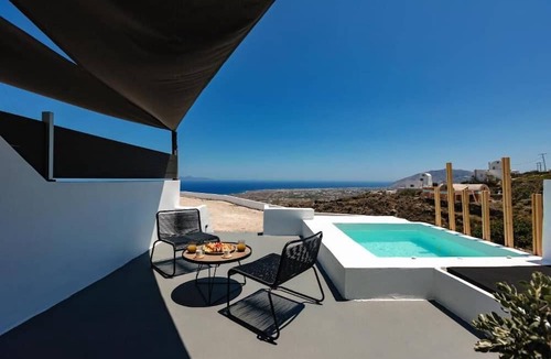 Vourvoulos Apartment | Lackos Luxury Suites