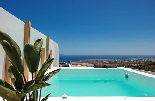Vourvoulos Apartment | Lackos Luxury Suites