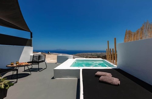 Vourvoulos Apartment | Lackos Luxury Suites