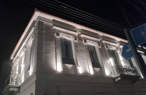 Kalamata Apartment | 1920 classic