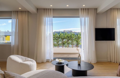 Monastiraki Apartment | Acropolis Penthouse Plunge Pool
