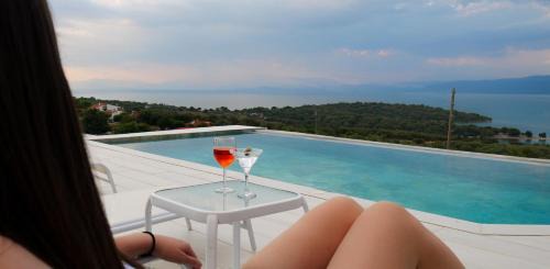 Sparton Apartment | Azure - URANIA Luxury Suite with Pool
