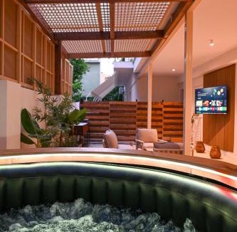 Patras Apartment | Light & Kozy Residence - Jacuzzi Lux Stay in Patra