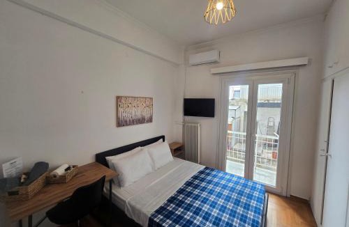 Pasalimani House | Kou3 - Cozy Room in Pireas - Walk Everywhere