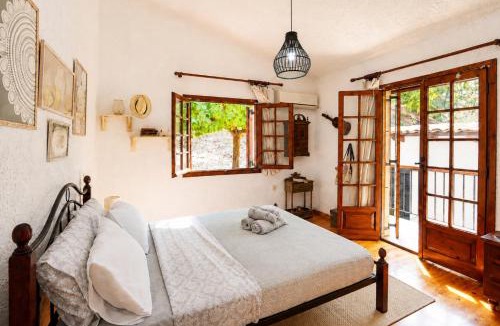 Aigialeia House | Casa Calma Country Villa Escape with Private Pool
