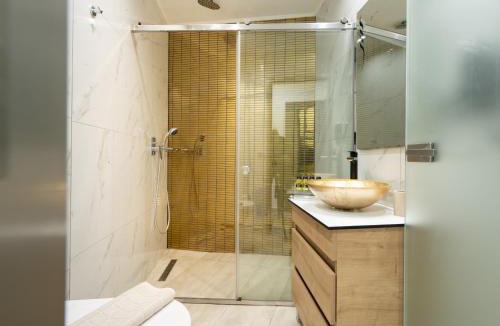 Agrilia Apartment | Moon Boutique Hotel - Ultra Luxury Suites with Pool, Perfect for Fun and Relaxation By Villa Mana Gers