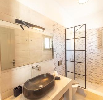 Megalochori Apartment | Agia Marina Caldera suites