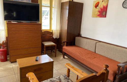 Loutraki Apartment | Boat House
