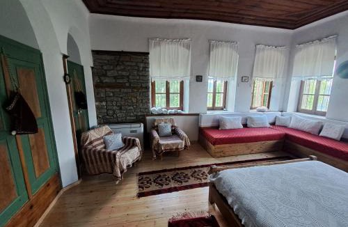 Lazarat House | Traditional GuestHouse Permet