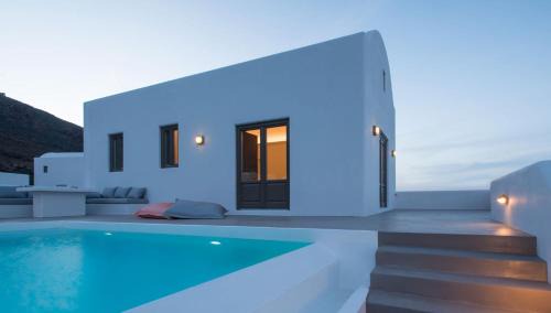 Imerovigli Villa | Luxury Santorini Villa Villa Deluxe Suite Private Pool Sea View
