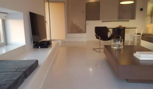 Firostefani Apartment | Very welcoming and cozy villa in Santorini