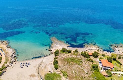 Pyrgos Apartment | To Pournari Beachside Garden House - Happy Rentals