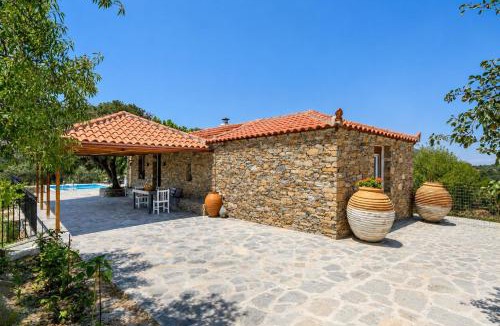 Skopelos Villa | Oak Tree Cottage