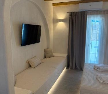 Ios Town House | Golden Star