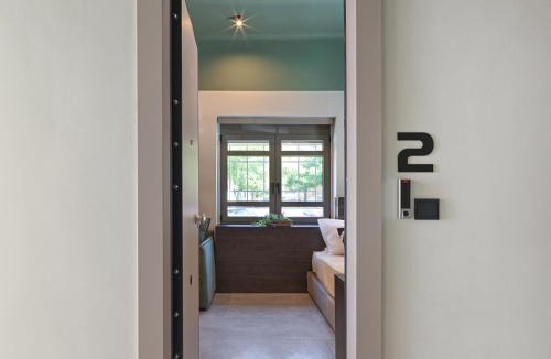 Petralona Apartment | Urban Patio Athens Entire Boutique Building