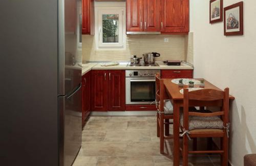 Sourpi House | Greg's cottage