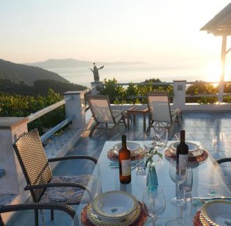 Votsi Villa | Villa Azul - A Timeless Retreat Above the Aegean