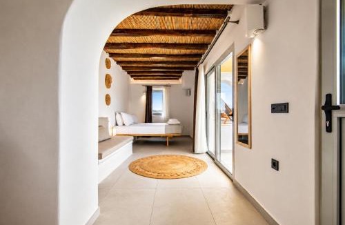 Milos Apartment | iLocal Premium Services suite
