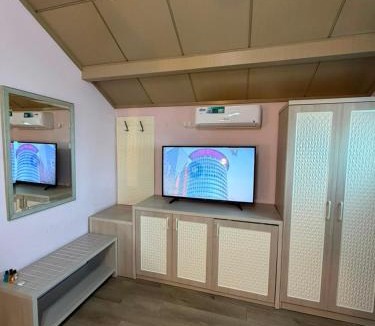 Udenisht Hotel | Kompleksi LYHNIDAS