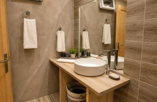 Selinia House | Elvira Boutique Suites - Elegant Studios near the Sea