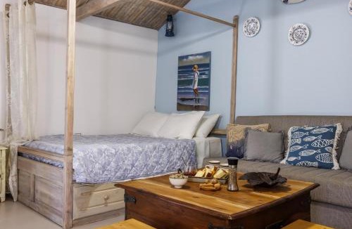 Skopelos Town Apartment | Yianna Cottage Studios