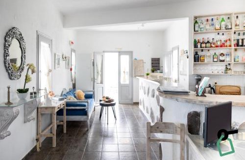 Finikia Hotel | Hotiday Santorini Seafront