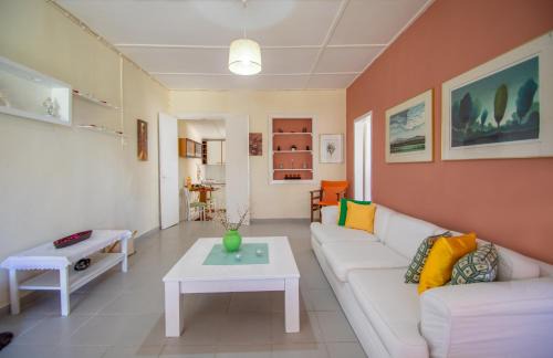 Tsilivi House | Dora's Beach Cottages