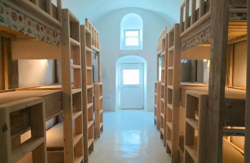 Perissa Hostel | ViVa! Santorini