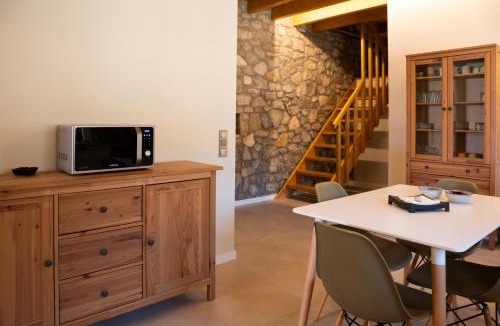 Gravia Villa | Achyronas 1840 Stone House