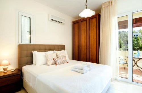 Archangelos Villa | Villa Ermis Springs by Villa Plus