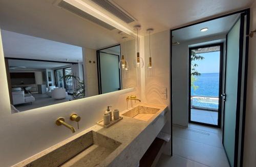 Achlia Villa | Mystique Luxury Suite