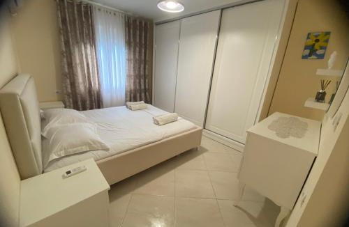 Lazarat Apartment | Vacation Home Kondi Ilia