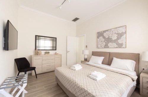 Plaka Apartment | Historic Plaka's Deluxe Apartment