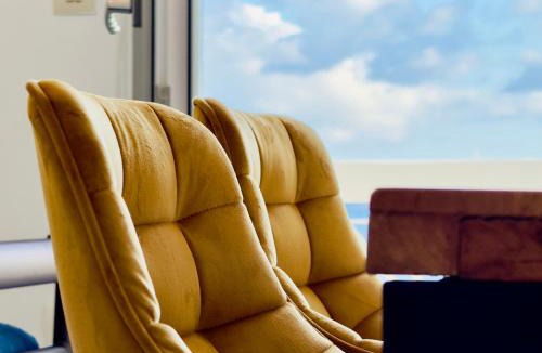 Adamas Apartment | Maya Mallis