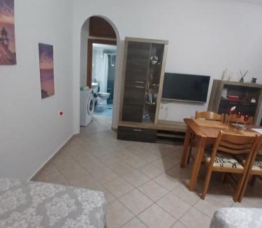 Adamas House | Artemis Bakerys House 2
