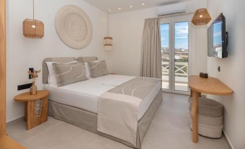 Adamas Apartment | Aristotle Suites