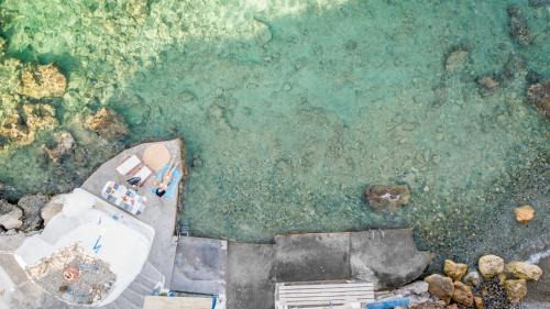 Mandrakia House | Esperanza Fisherman Houses