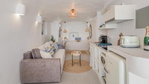 Mandrakia House | Esperanza Fisherman Houses