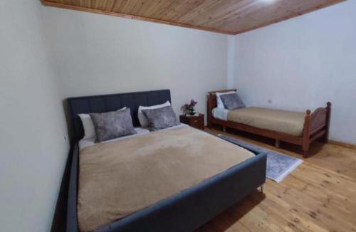 Lazarat House | GUEST HOUSE FELAU,Leusë