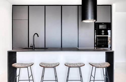 Paraga Villa | Psarou Black Villas