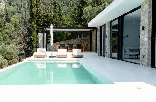 Agios Nikitas Villa | Mandevilla Hillside Luxury Villas
