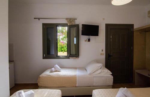 Perissa Apartment | Phevos Villa