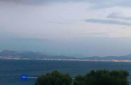 Limni Vouliagmenis House | Lake and Sea