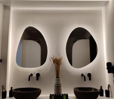 Adamas House | Calma Suite Milos