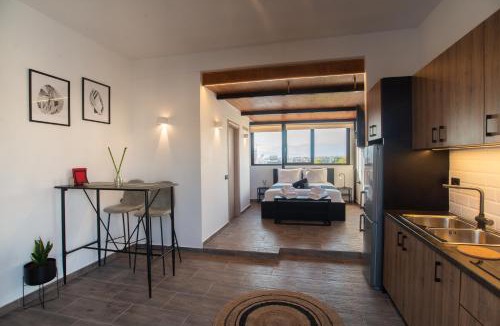 Metaxourgio Apartment | Private Jacuzzi & Acropolis View - The Urban Loft