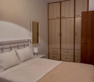 Milos Apartment | Flisvos Apartments