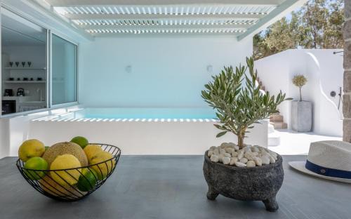 Adamas House | Calma Suite Milos